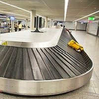 Airport baggage conveyor belt